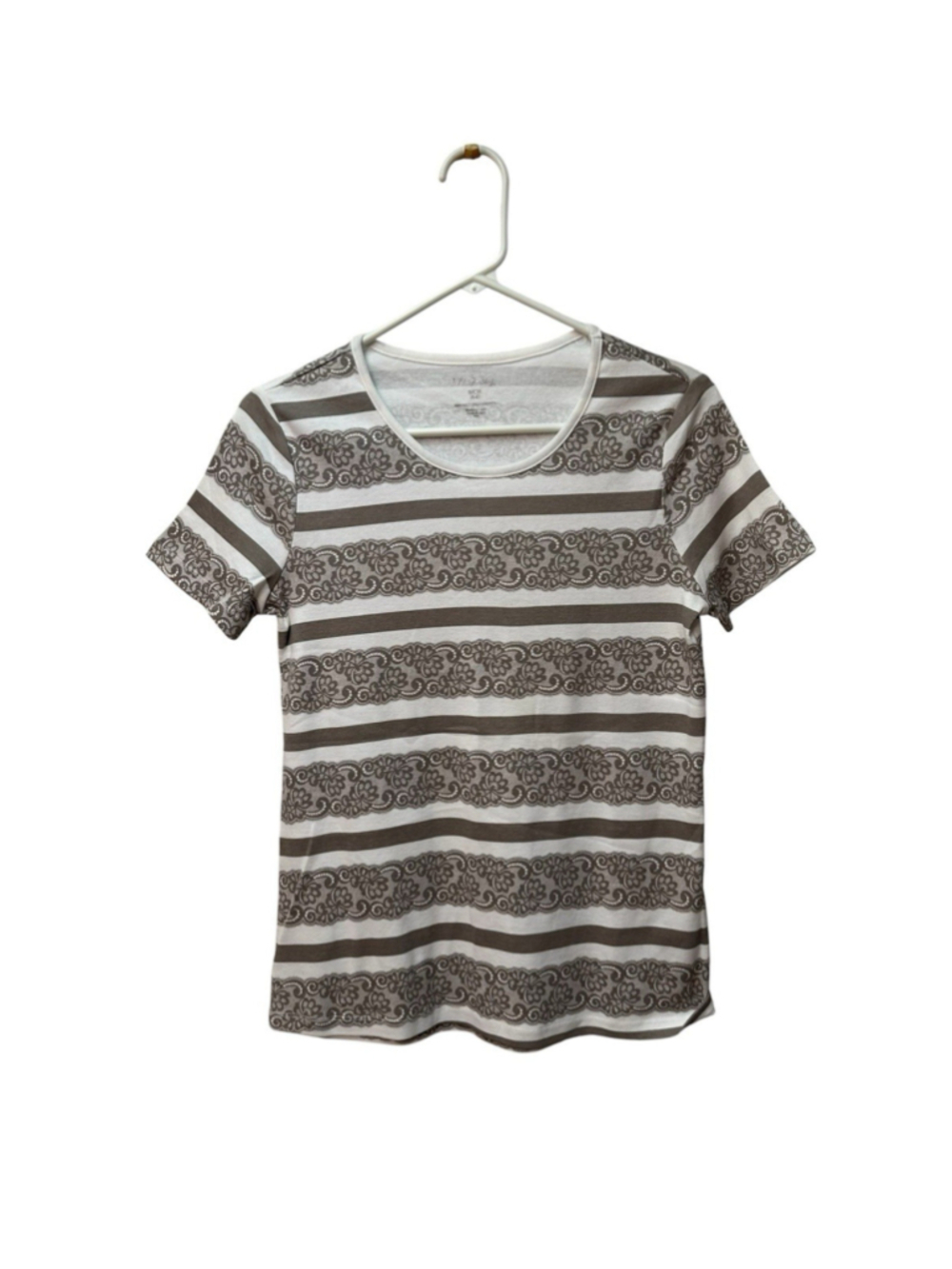 White Stag Chic Tee Shirt Womens Small (4-6) White & Tan Lace Print Summer
